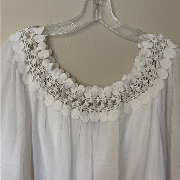 Elegant White Midi Dress - Picture 3 of 17